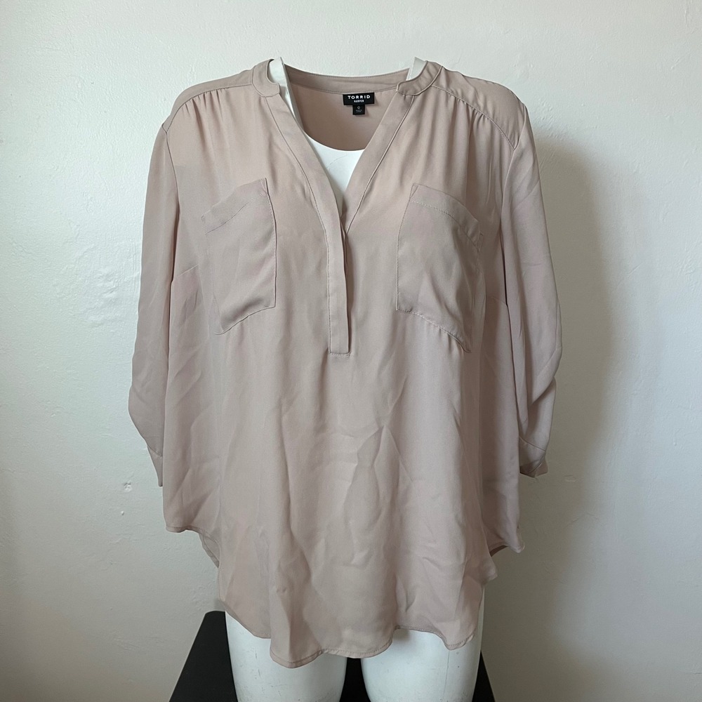 Torrid Harper Pullover Blouse Blush Pink Georgette Roll Tab Sleeve Size 0 Large